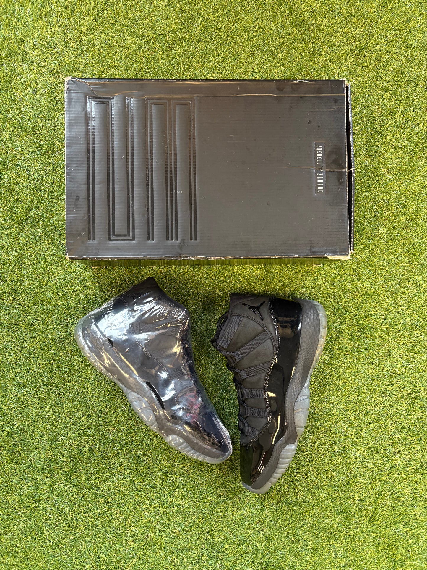Nike Air Jordan 11 “Cap and gown blackout”