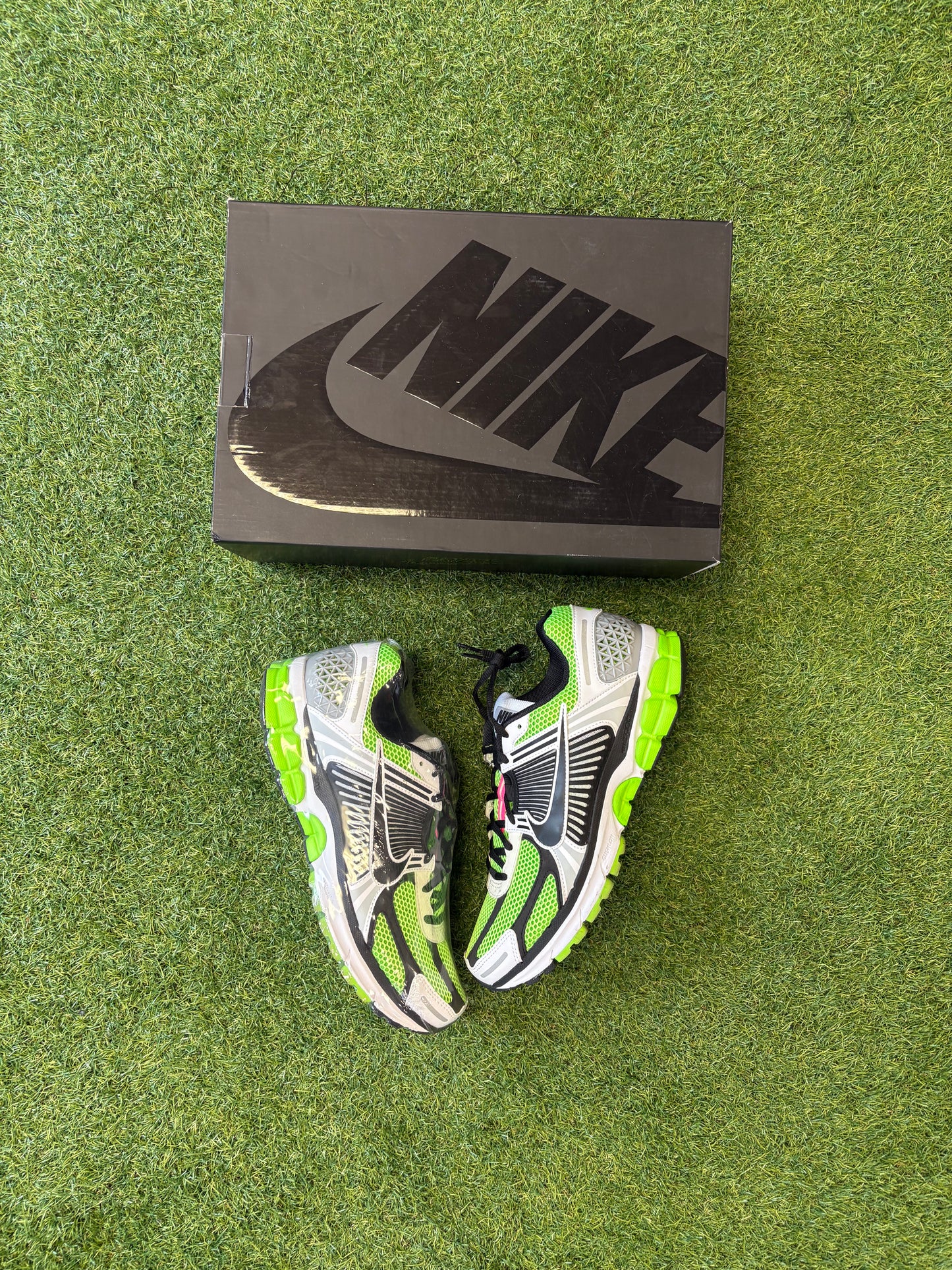 Nike Zoom Vomero 5 “Electric Green Black”