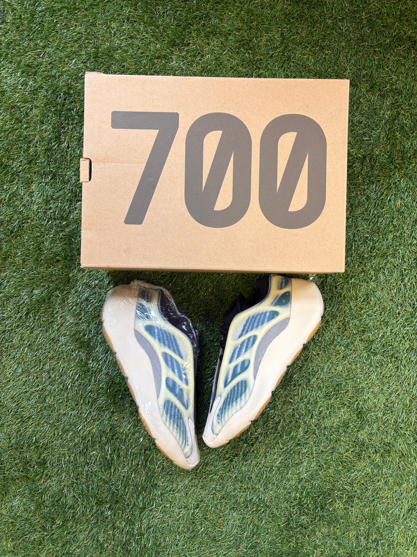 Yeezy 700 V3 "Kyanite"
