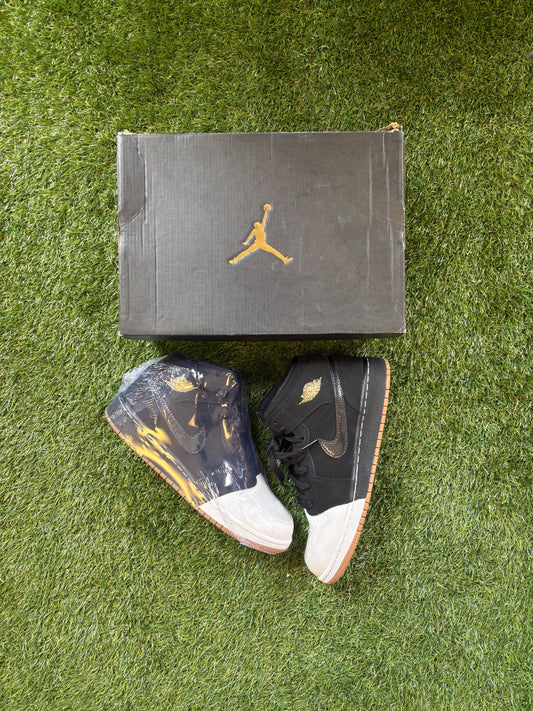 Jordan 1 Mid Black White Gold