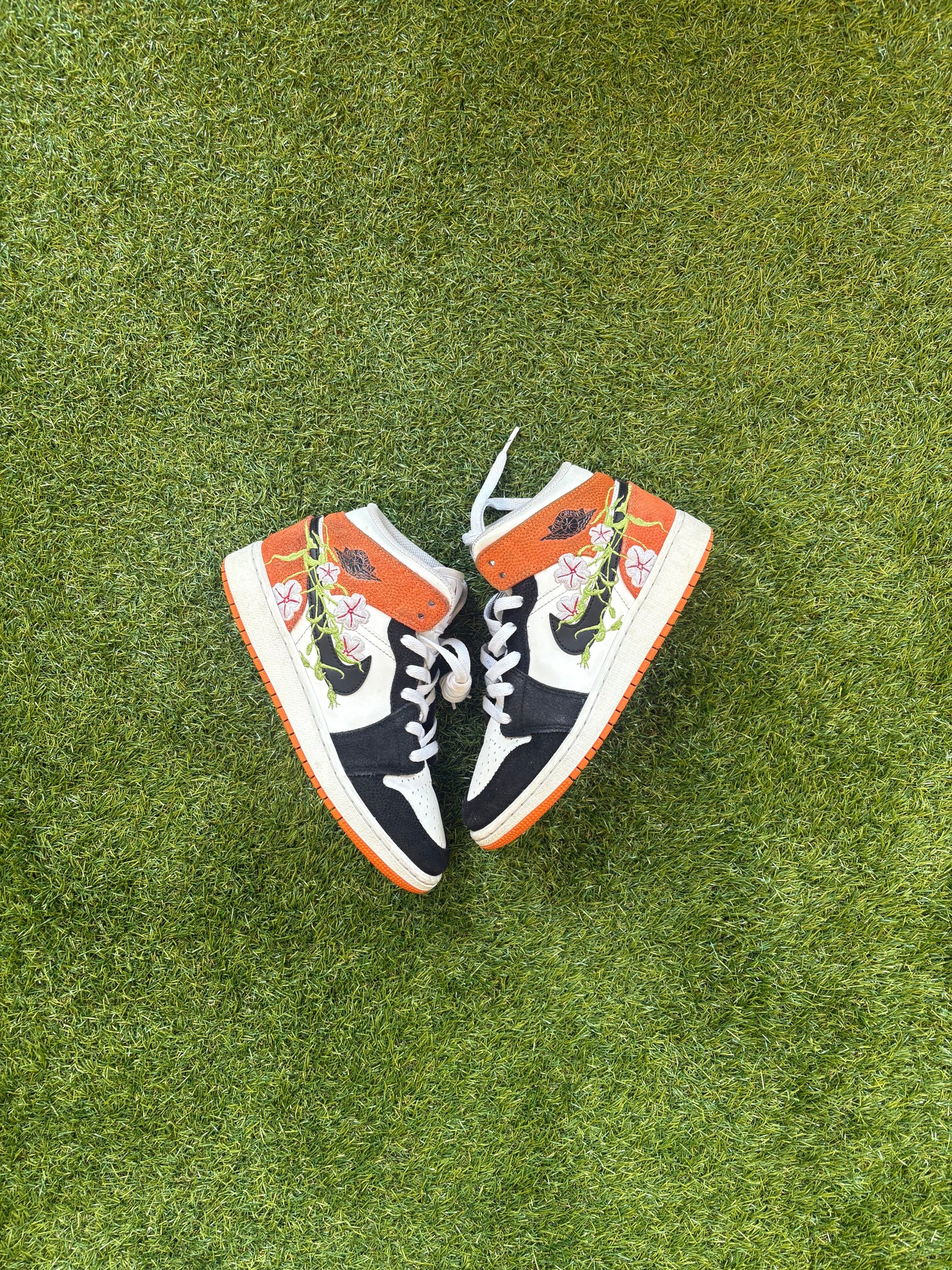 Nike Air Jordan 1 Mid “Floral”