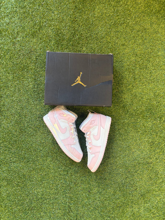 Jordan 1 Mid “Pink Foam Fire Red”