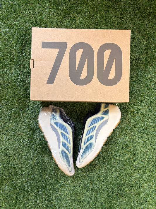 Yeezy 700 V3 "Kyanite"